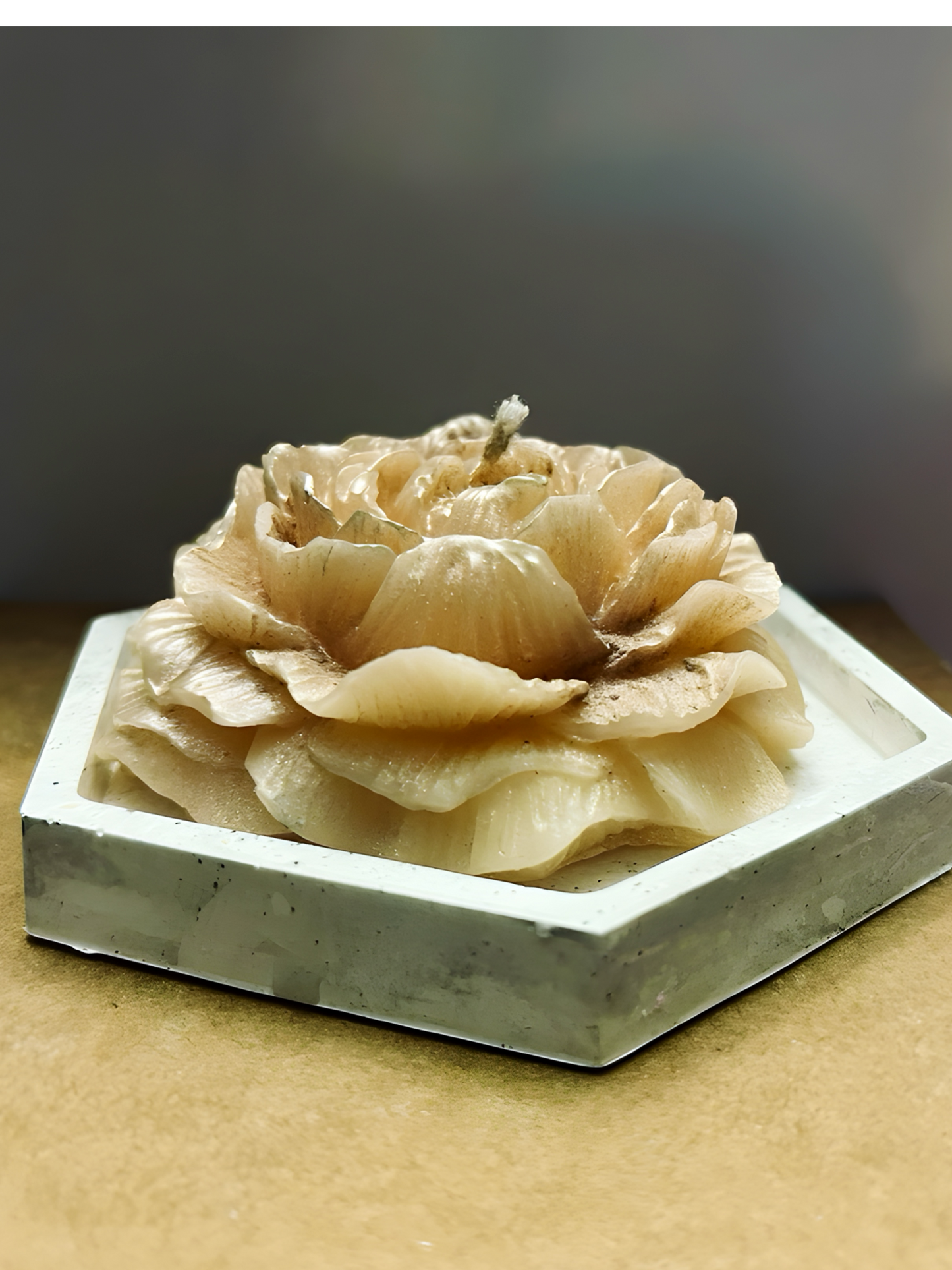 Champagne Kisses candle pillar